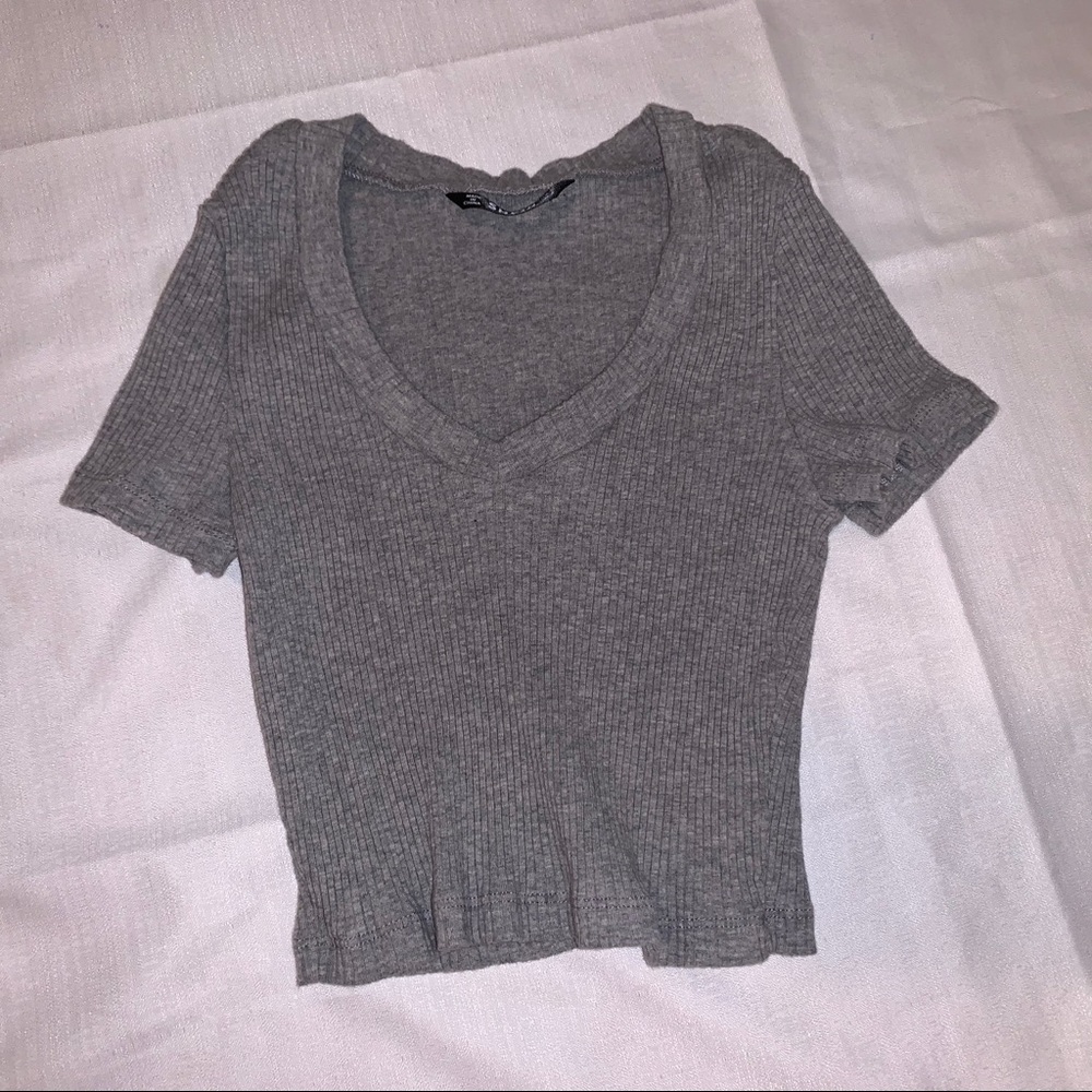 V-neck Cropped Tee🕺🏼